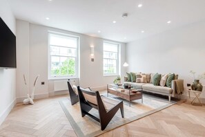 Basic Apartment, Multiple Beds | Living area | TV - Notting Hill Gate Residence I (London)