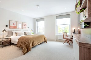 Apartamento básico, várias camas | 2 quartos, escrivaninha, espaço de trabalho para notebook