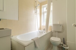 Apartment | Bathroom