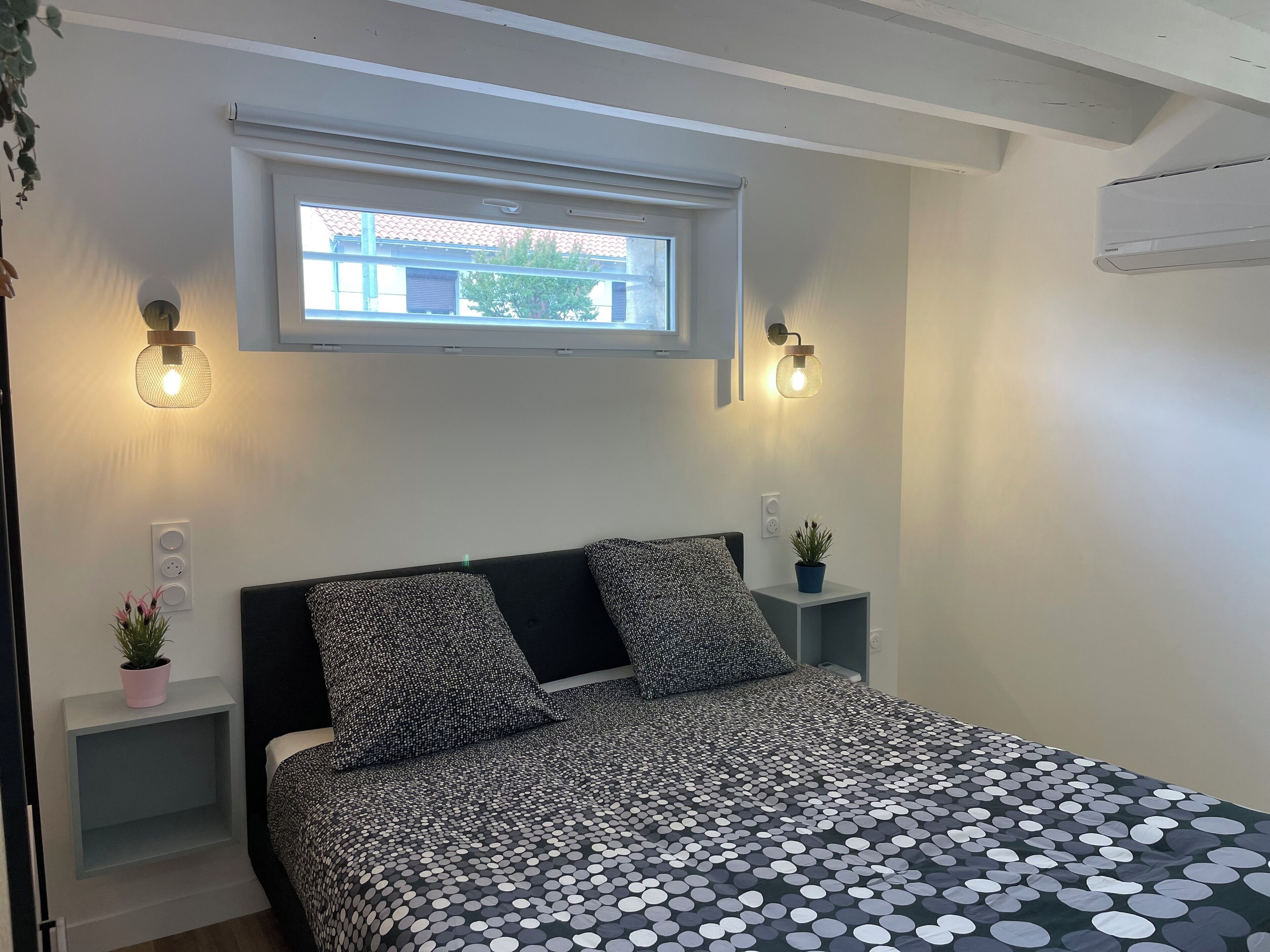 Superior Apartment | Cots/infant beds, travel cot, free WiFi, bed sheets