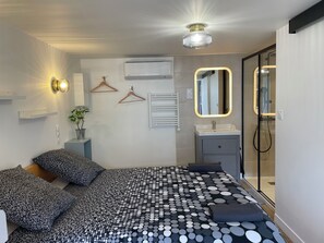 Estudio superior | Cunas, cuna de viaje, wifi gratis y ropa de cama