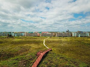 Miscellaneous - Walk to Sandfest, Shared Pools, Boardwalk to the Beach (Port Aransas)