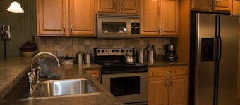 Secluded and Cozy Townhome near Tripp Lake