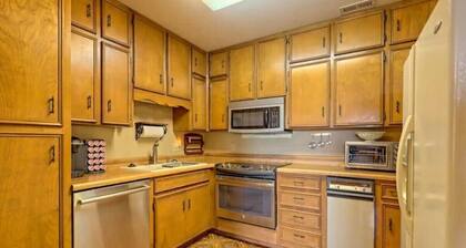 5BR Mountain Retreat • Stunning Views • Dual Kitchens • Family & Friends Escape