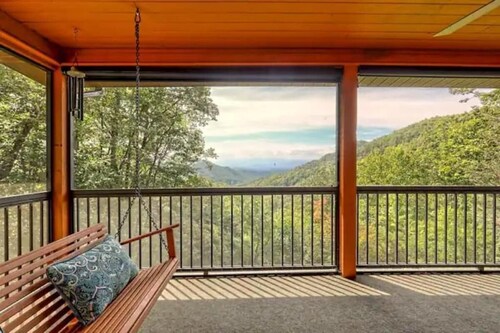 Holler Hideaway a 5BR Mountain Retreat