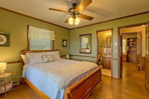 5 bedrooms, desk, iron/ironing board, free WiFi