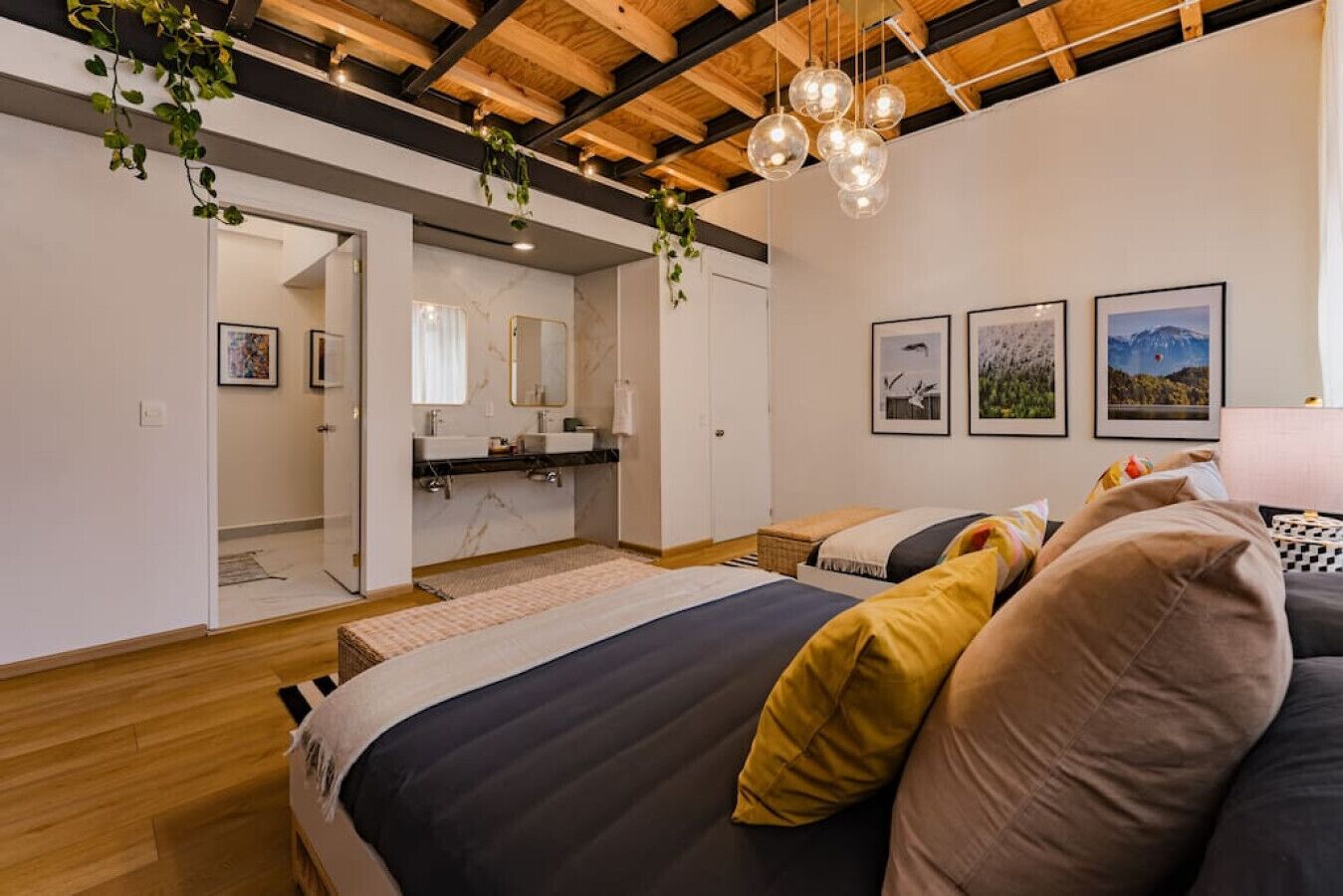 5 bedrooms, desk, iron/ironing board, travel cot