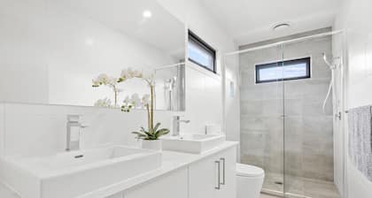 StayAU Modern 4BR TH Bayswater