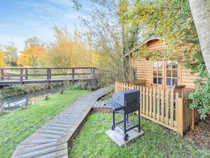 Terrace/patio - Beautiful grounds, well thought out. (Cambridge)
