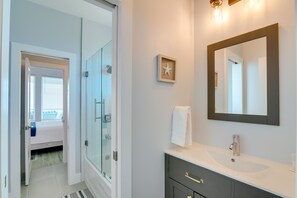 Hårføner og håndklær