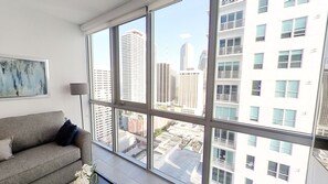 Living area - Modern Apartment at Downtown Miami (Miami)
