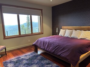 5 bedrooms, iron/ironing board, free WiFi, bed sheets