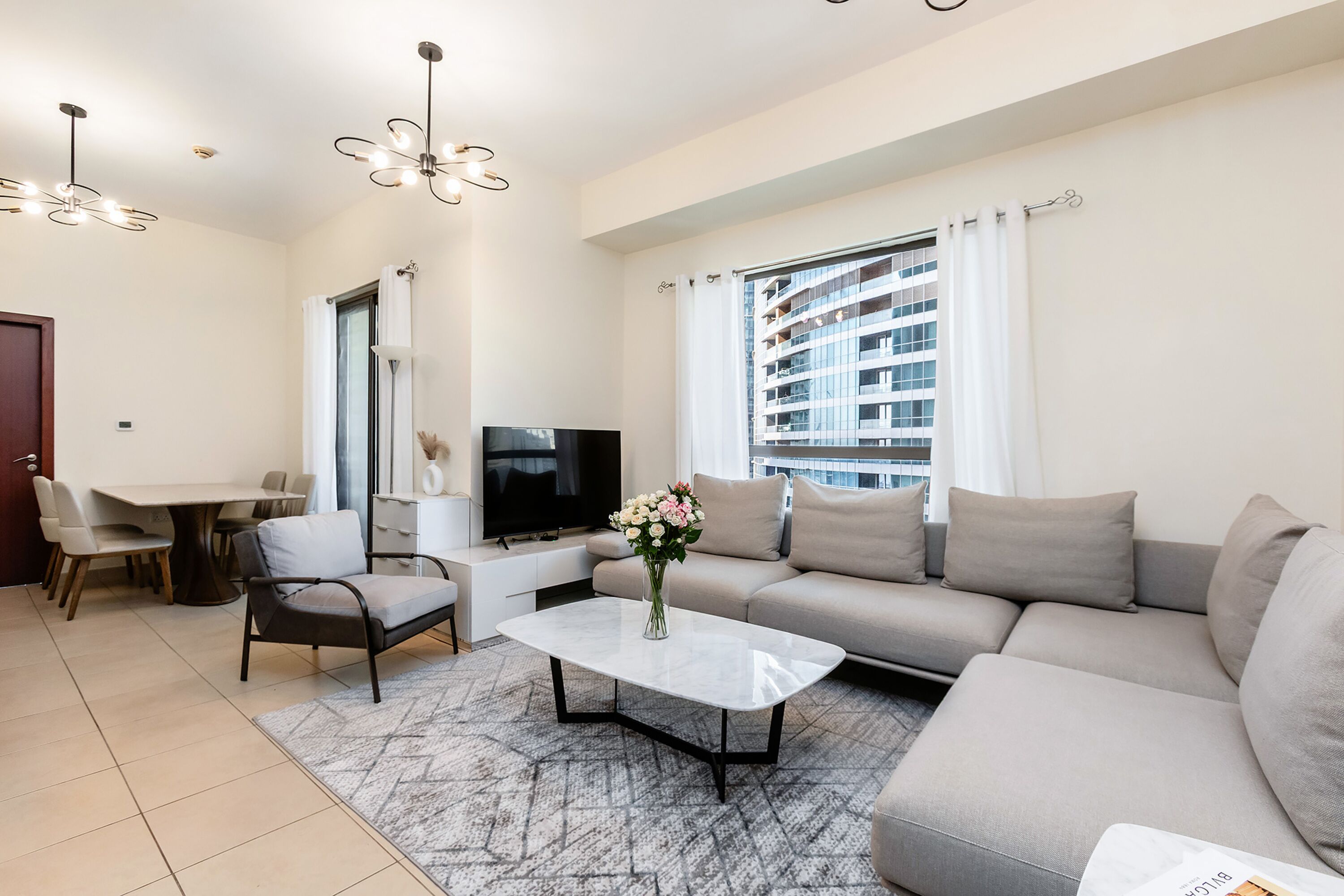 Căn hộ Premium, 1 phòng ngủ, ban công, quang cảnh thành phố | Phòng khách | TV màn hình phẳng 46-inch có truyền hình kỹ thuật số 