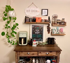 Interior - Cozy Christmas apartment centrally located near DC, VA & MD hotspots. (Alexandria)