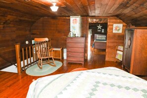 3 Schlafzimmer, Schreibtisch, Bügeleisen/Bügelbrett, WLAN