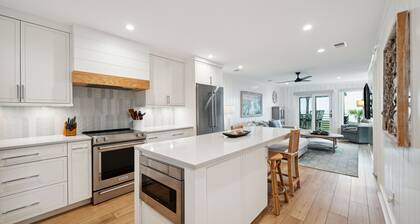 4319 Windswept- Oceanfront Villa! Beautifully Renovated! Spectacular Ocean View!