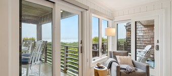 4319 Windswept- Oceanfront Villa! Beautifully Renovated! Spectacular Ocean View!