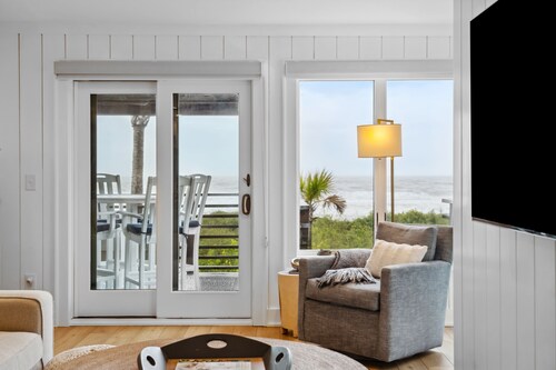 4319 Windswept- Oceanfront Villa! Beautifully Renovated! Spectacular Ocean View!