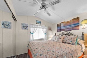 1 chambre, fer et planche à repasser, lit parapluie, Wi-Fi gratuit