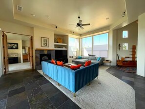 Smart TV, stereo - The Sky House Amid The Vineyards near Sedona (Cornville)