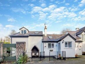 Exterior - 2 bedroom accommodation in Tyn Y Gongl, near Benllech (Tyn Y Gongl, near Benllech)