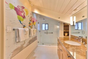 Shower, hair dryer, towels