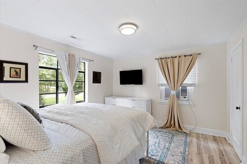 Noda Home w Yard Perfect For Digital Nomads 250 Mbps Fiber!