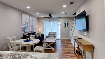 Condo, Multiple Beds, Balcony (#214) | Dining