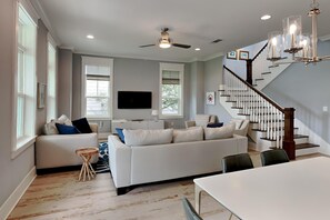 House, Multiple Beds, Patio | Living area