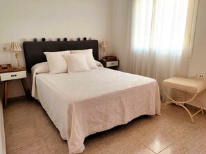 2 bedrooms, iron/ironing board, travel cot, free WiFi - Precioso Chalet Adosado (Gran Alacant)