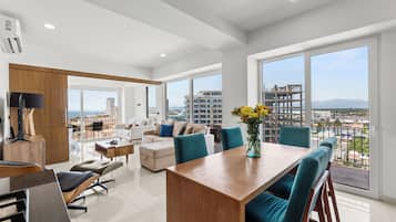 Luxury Apartment | Living area | Smart TV, Netflix, streaming services