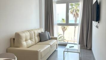 Studio Suite, Sea View | Individually decorated, individually furnished, free WiFi, bed sheets