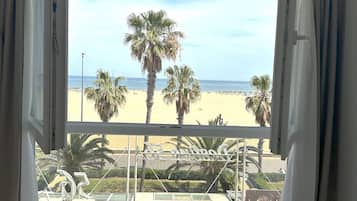 Studio Suite, Sea View | Individually decorated, individually furnished, free WiFi, bed sheets