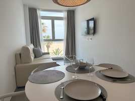 Studio Suite, Sea View | Individually decorated, individually furnished, free WiFi, bed sheets