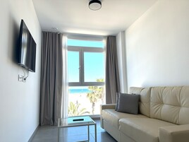 Suite estudio, vistas al mar | Decoración individual, mobiliario individual, wifi gratis y ropa de cama