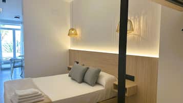 1 habitación, decoración personalizada y muebles diferentes