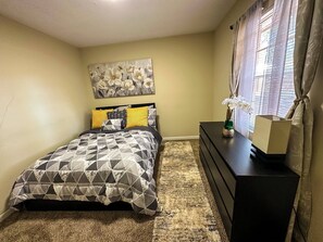 3 dormitorios, tabla de planchar con plancha, wifi y ropa de cama