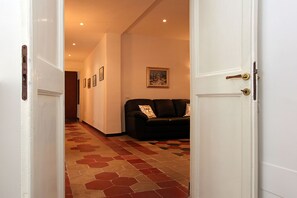 1 chambre, coffres-forts dans les chambres, ameublement personnalisé