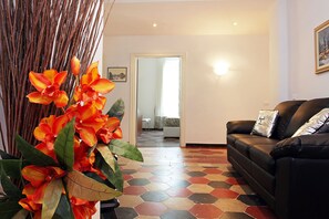 Télévision à écran plat de 20 pouces avec chaînes par câble