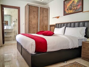 Deluxe Double Room | 1 bedroom, minibar, in-room safe, individually decorated
