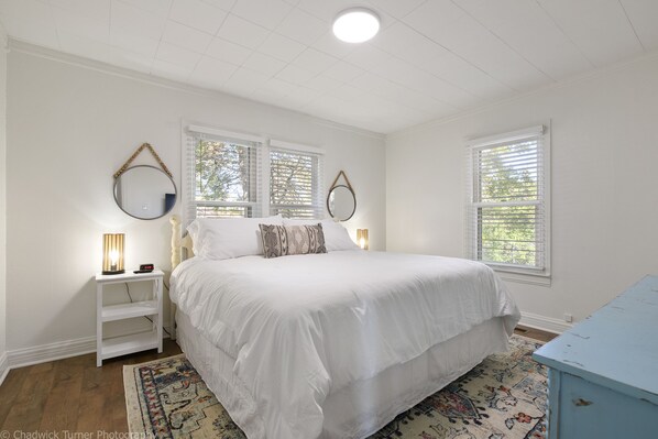 2 chambres, fer et planche à repasser, Wi-Fi, draps fournis