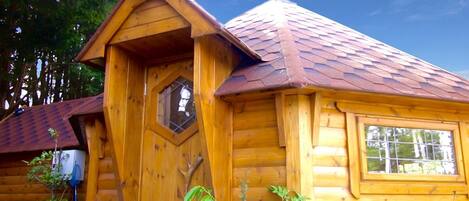 المنشأة من الخارج