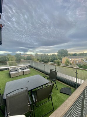 Apartment | Property grounds - Captivating 1-bed Apartment Greater London (Belvedere)