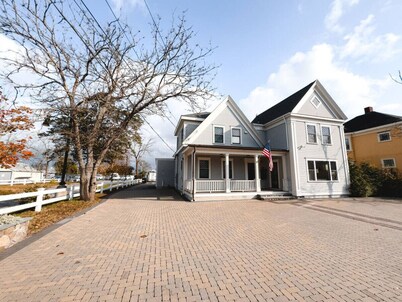 Waterfront 5-Bed 2-Bath Retreat