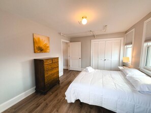 5 soverom, skrivebord, strykejern/-brett og wi-fi (inkludert)