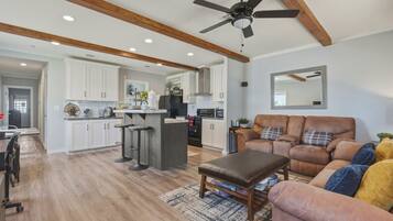 Télévision, cheminée