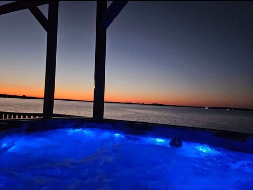 Lake Front Lake House Paradise!