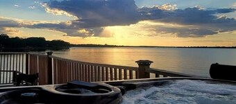 Lake Front Lake House Paradise!