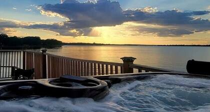 Lake Front Lake House Paradise!