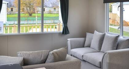 The Falcon - UK45538